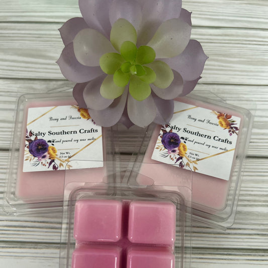 Soy wax melt scented in peony and freesia