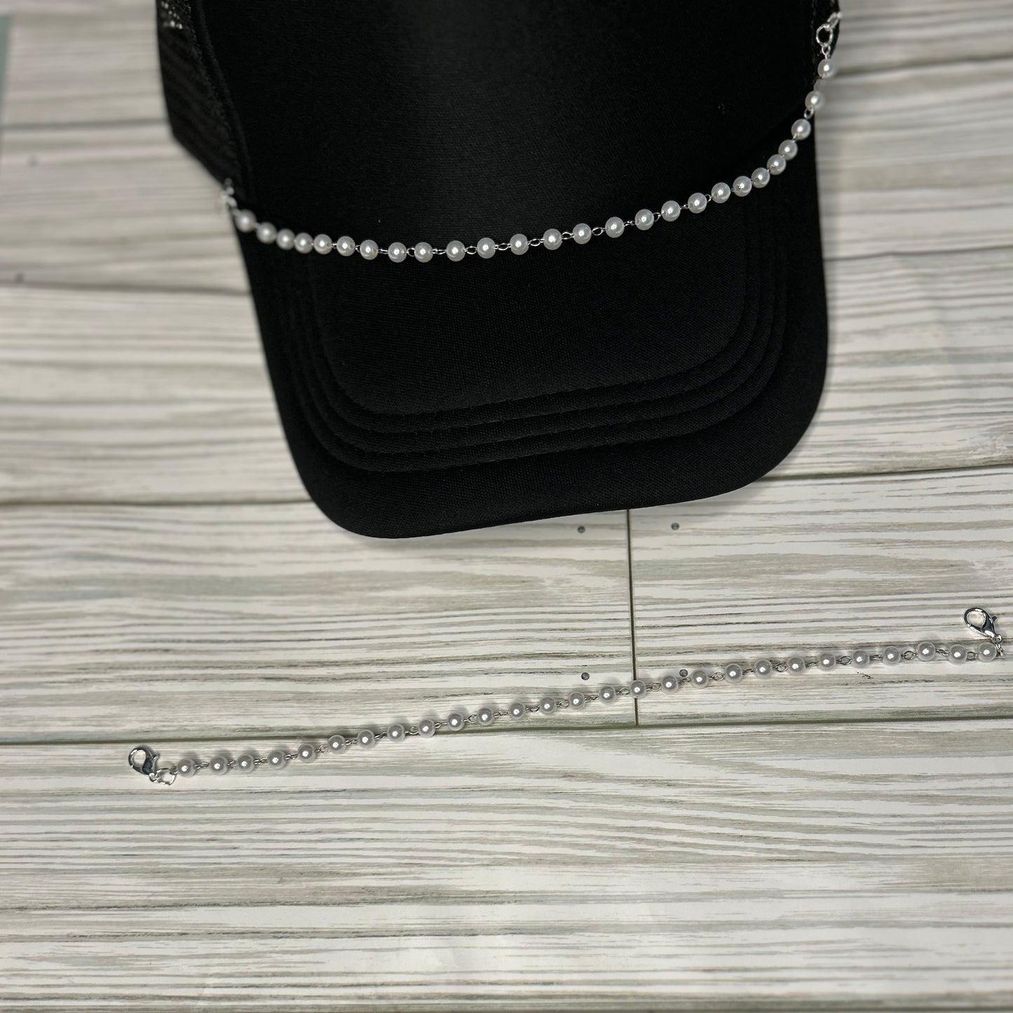 Pearl trucker hat chain