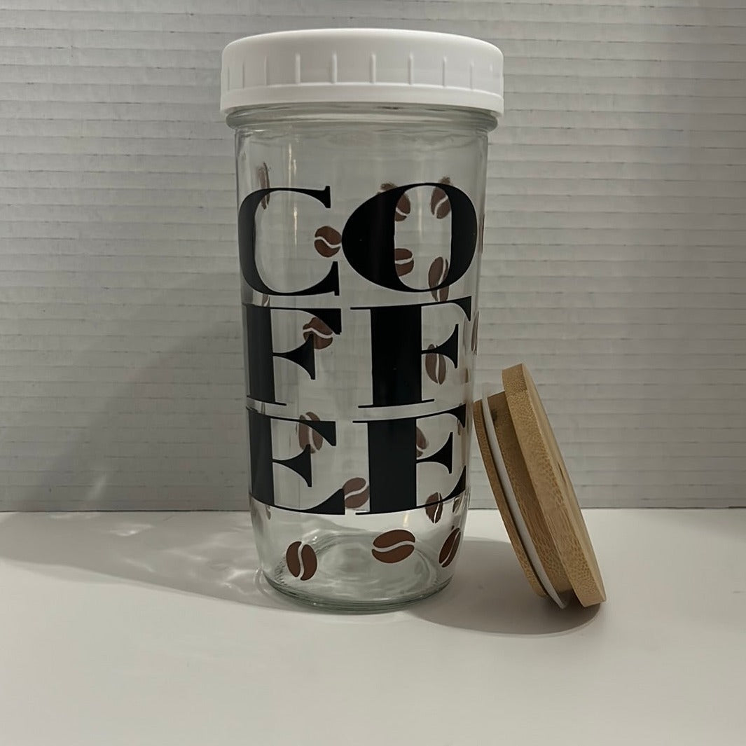 24 ounce glass tumbler with 2 lids